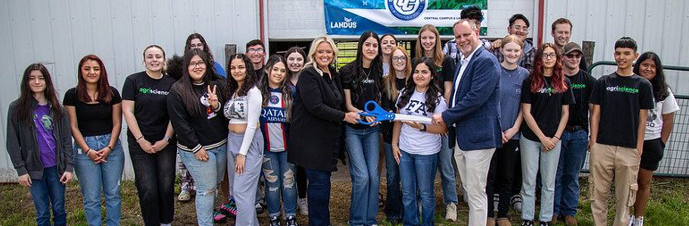 Central Campus students at ribbon cutting